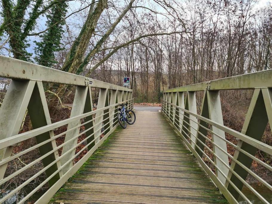 Gite De 70M² Avec Vue Sur Le Massif Du Pilat Clonas-sur-Vareze Exterior foto